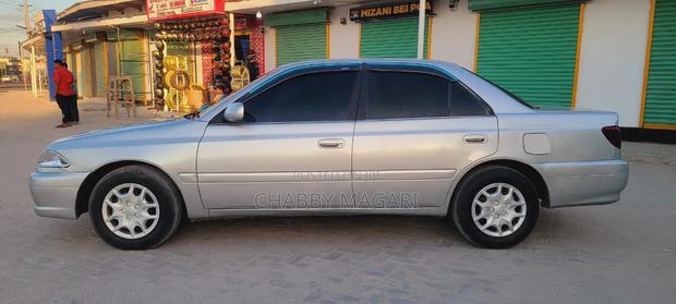 Toyota Carina 2000 Silver