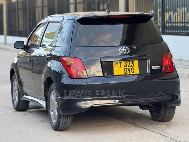 Toyota IST 2003 Black