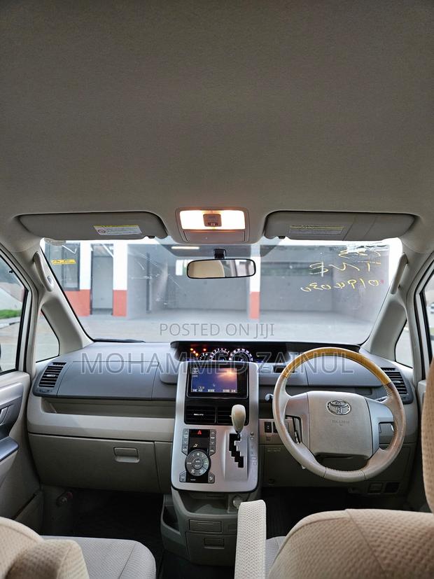 Toyota Noah 2.0 FWD (8 Seater) 2020 White