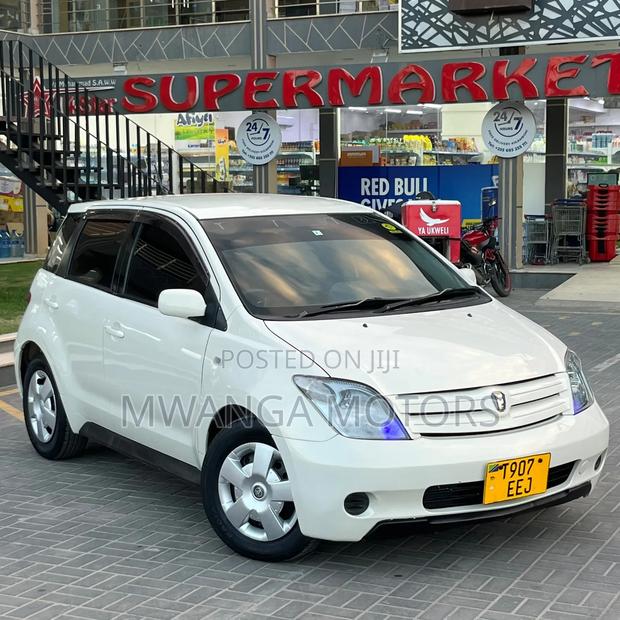 Toyota IST 2005 White