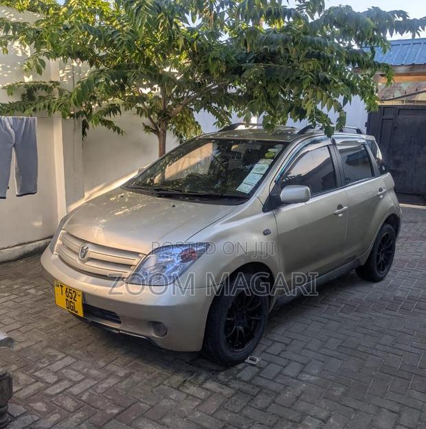 Toyota IST 2003 Beige