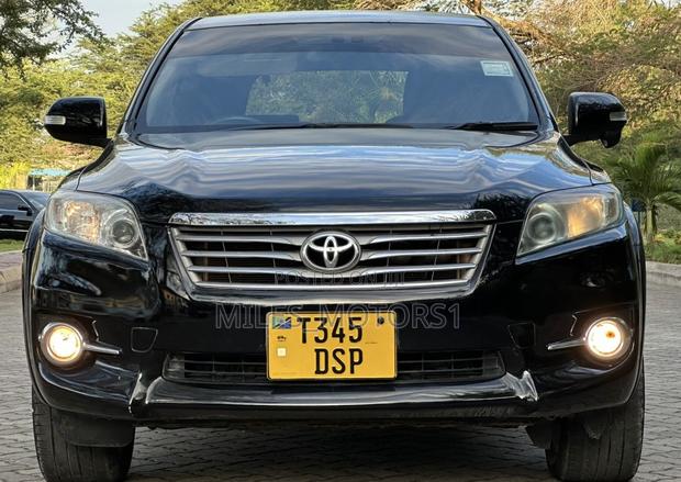 Toyota Vanguard 2011 Black