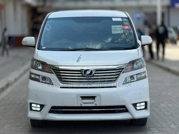Toyota Alphard 2011 White