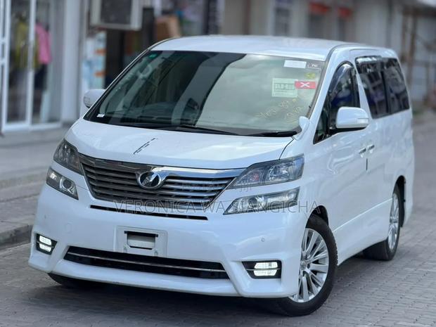 Toyota Alphard 2011 White