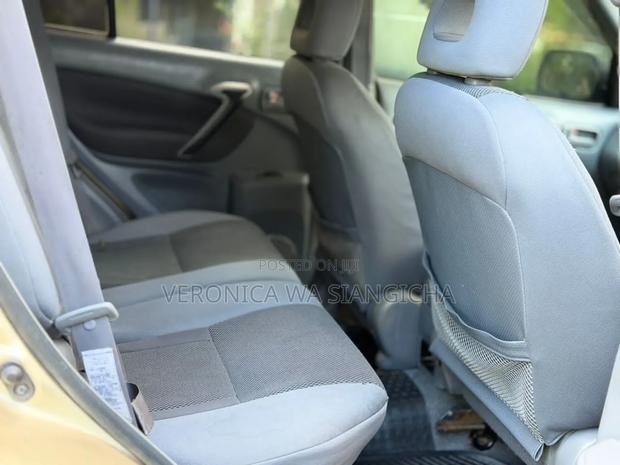 Toyota RAV4 Automatic 2003 Gold