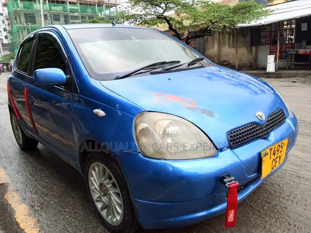 Toyota Vitz 2002 Blue