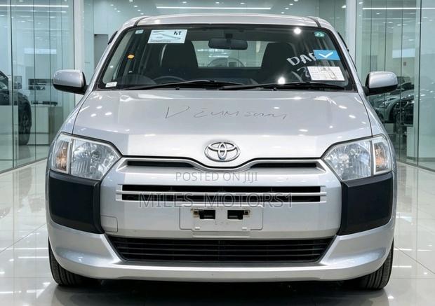 Toyota Succeed 2015 Silver