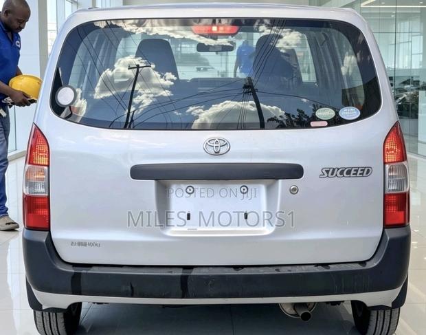 Toyota Succeed 2015 Silver