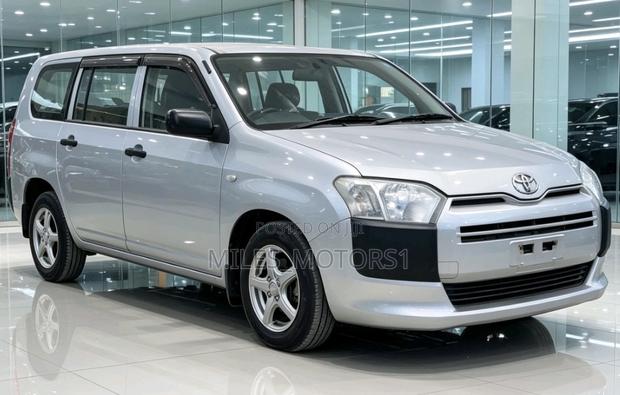 Toyota Succeed 2015 Silver