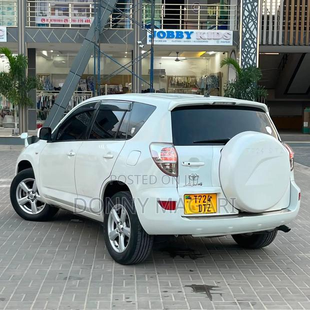 Toyota RAV4 2006 White