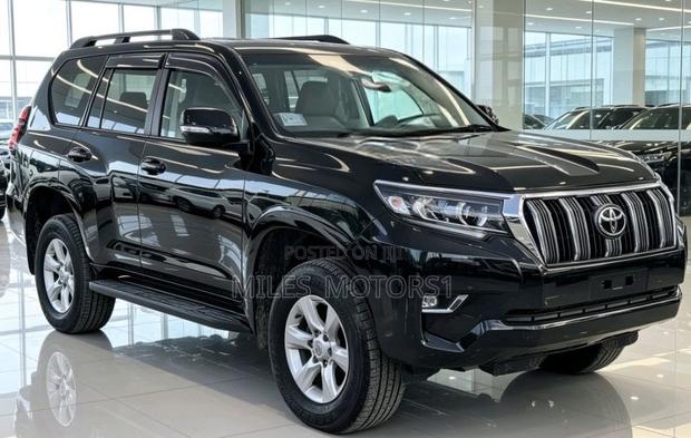 Toyota Land Cruiser Prado 2017 Black