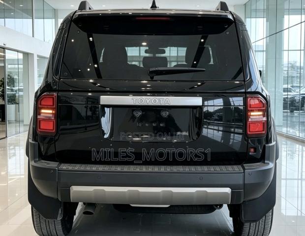 Toyota Land Cruiser Prado 2024 Black