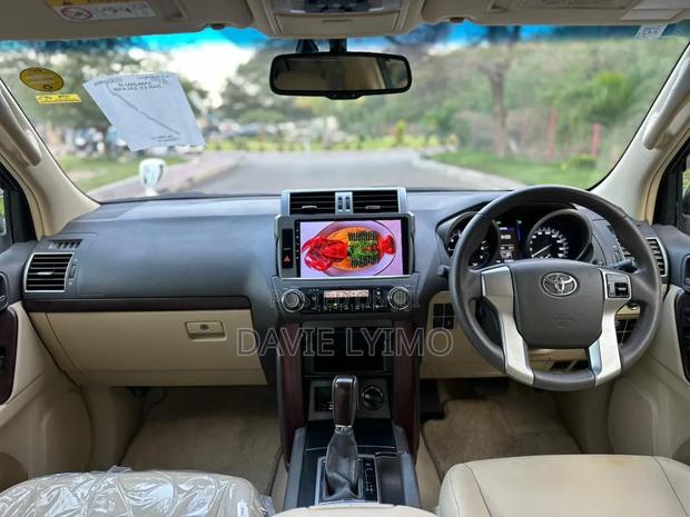 Toyota Land Cruiser Prado 2016 Pearl