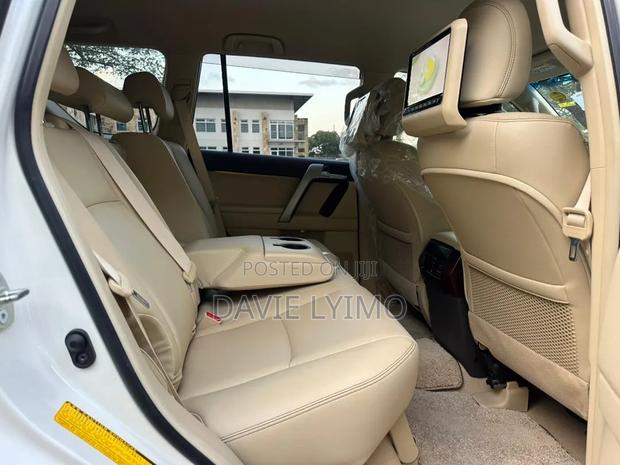Toyota Land Cruiser Prado 2016 Pearl