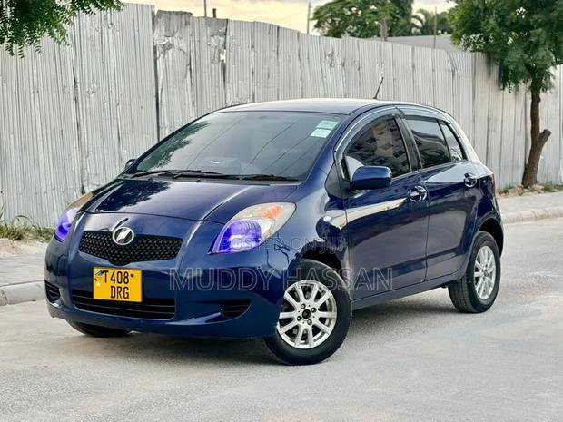 Toyota Vitz 2005 Blue