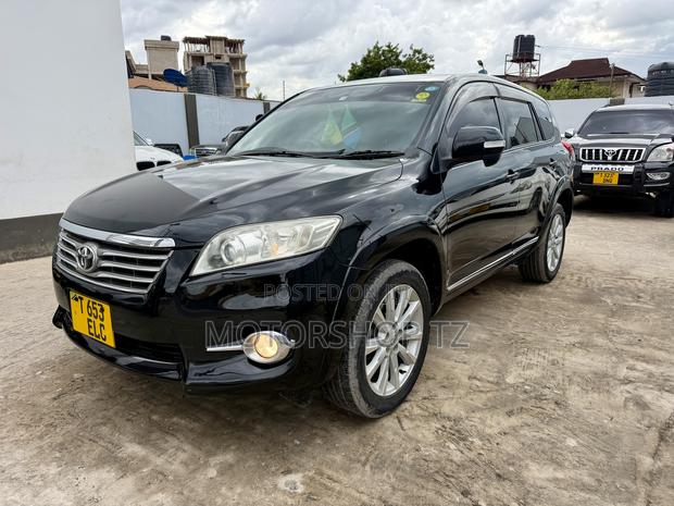 Toyota Vanguard 2011 Black