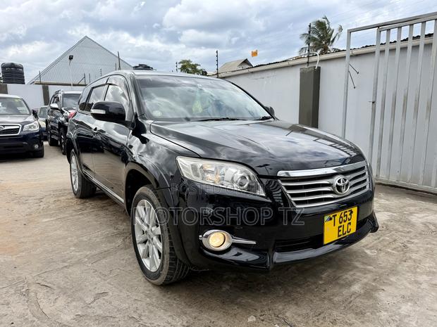 Toyota Vanguard 2011 Black