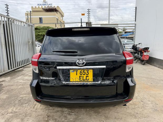 Toyota Vanguard 2011 Black