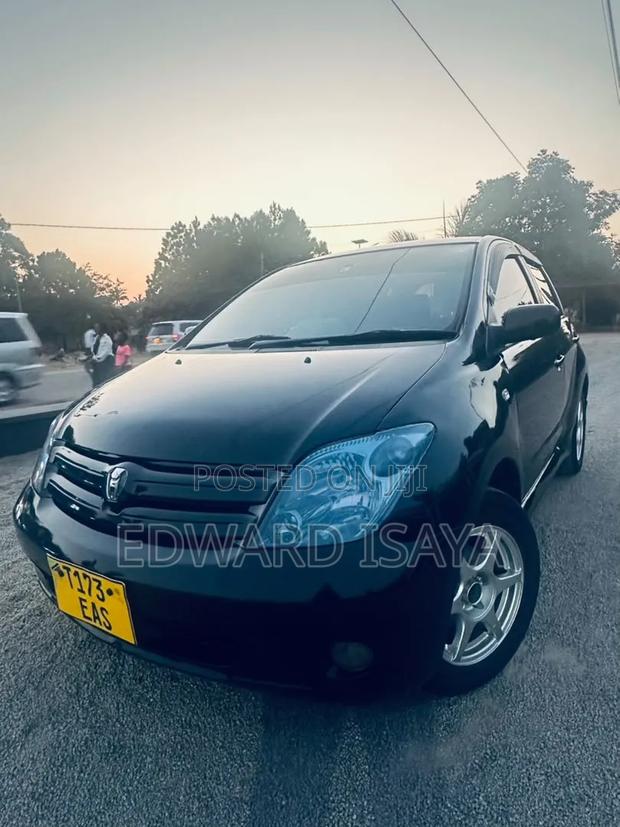 Toyota IST 2004 Black