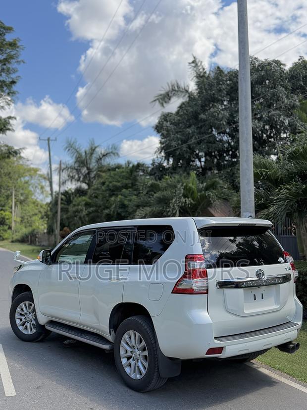 Toyota Land Cruiser Prado 2016 White