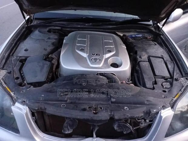 Toyota Crown 2006 Silver