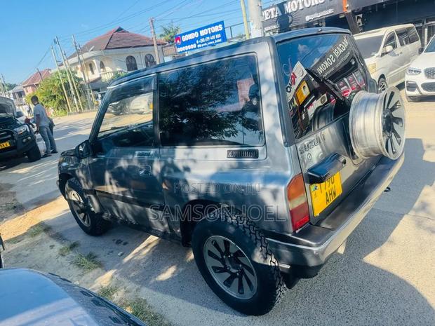 Suzuki Escudo 1998 Silver