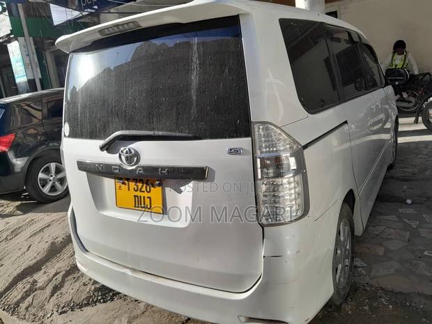 Toyota Noah 2008 Pearl