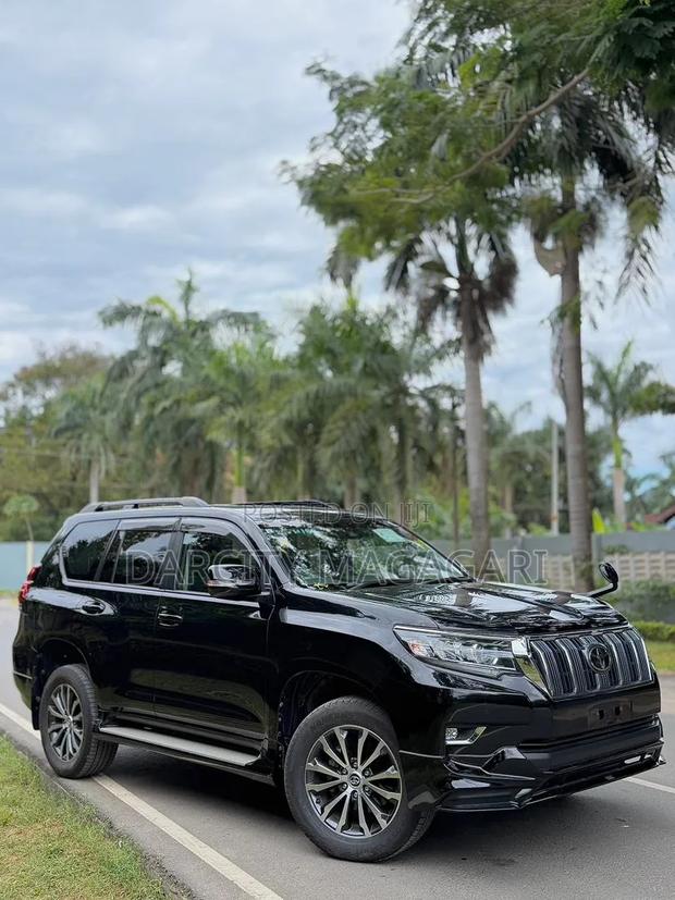 Toyota Land Cruiser Prado 2019 Black