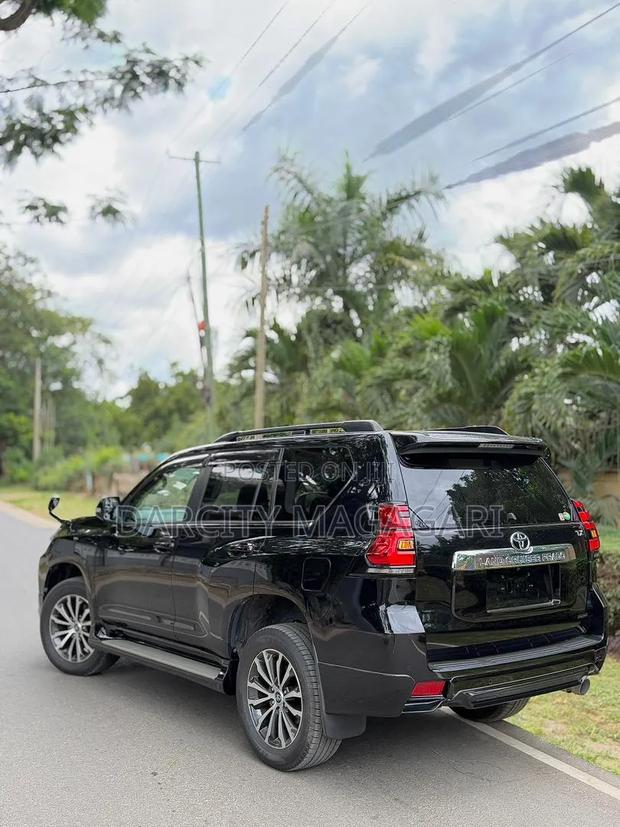 Toyota Land Cruiser Prado 2019 Black
