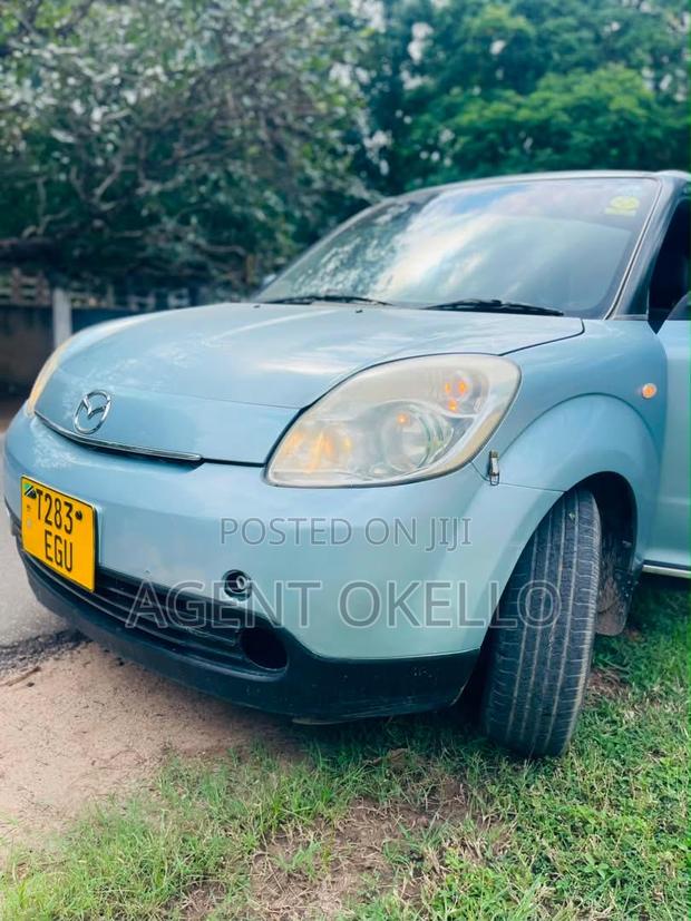Mazda Verisa 2005 Blue