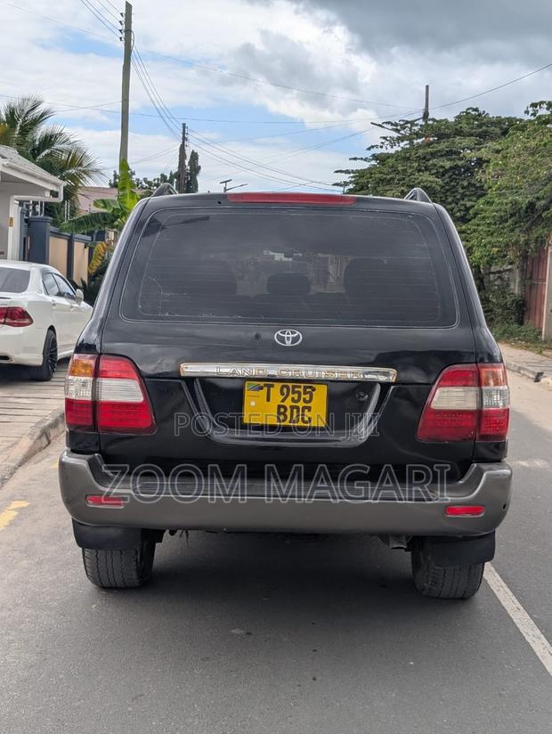 Toyota Land Cruiser 2005 Black