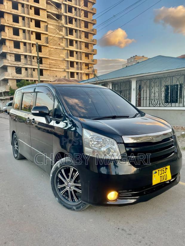 Toyota Noah 2008 Black