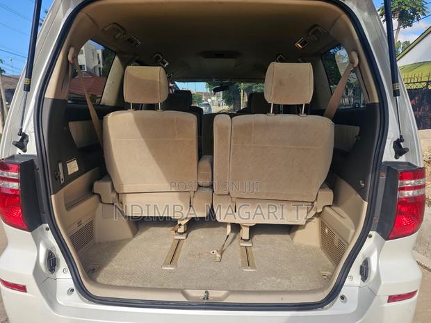 Toyota Alphard 2.4 Petrol FWD 2007 White