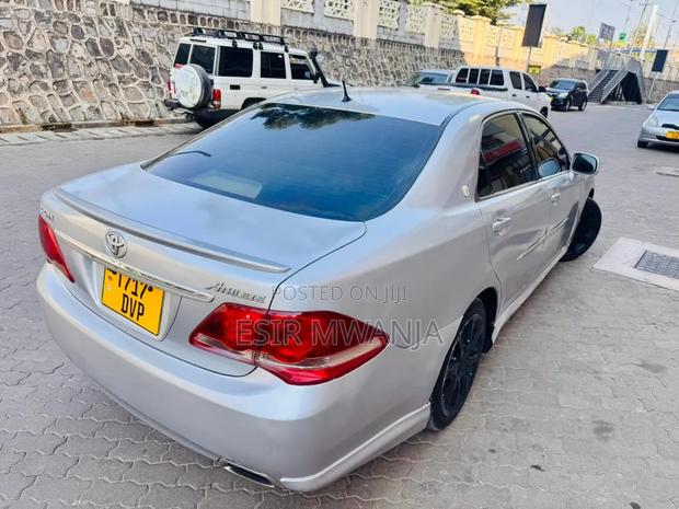 Toyota Crown 2009 Silver