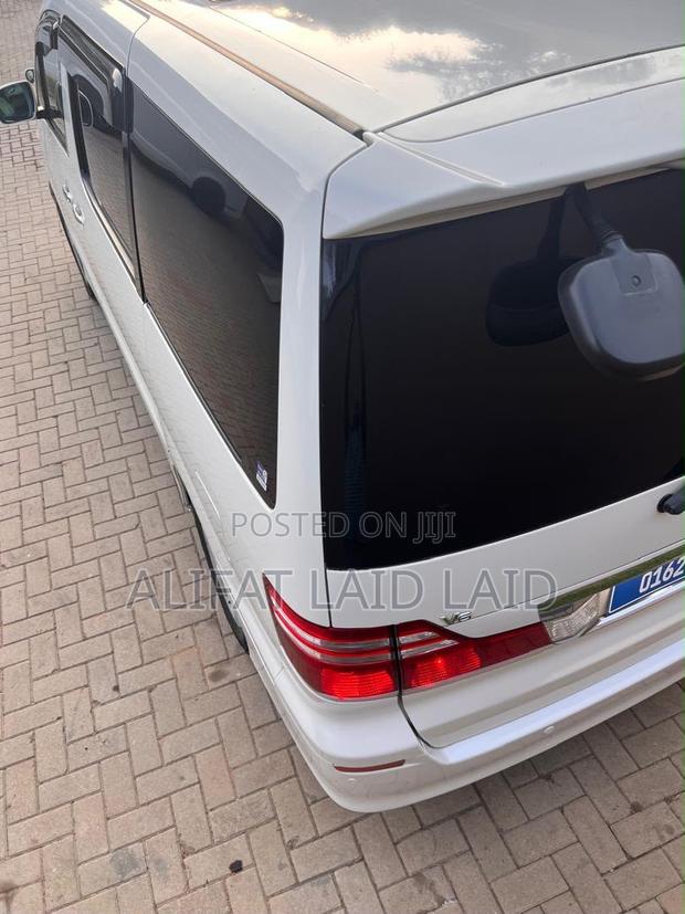 Toyota Alphard 2.4 Hybrid AWD 2006 White