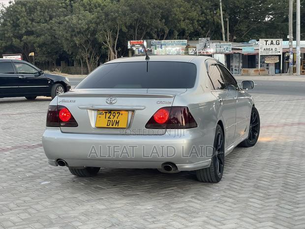 Toyota Crown 2004 Silver