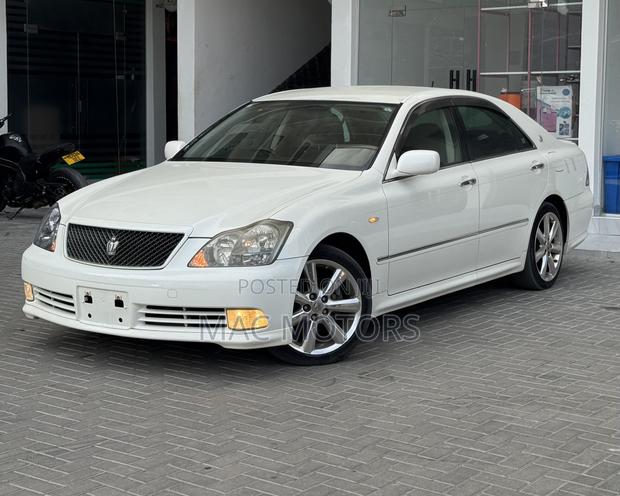 Toyota Crown 2004 White