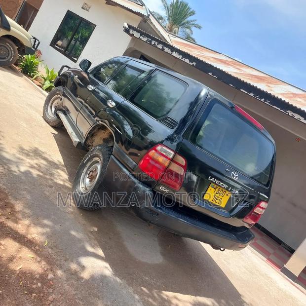 Toyota Land Cruiser 2005 Black