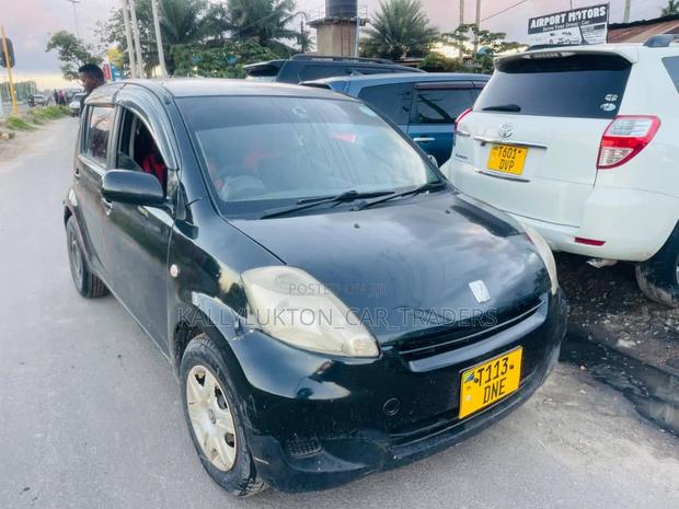 Toyota Passo 2004 Black