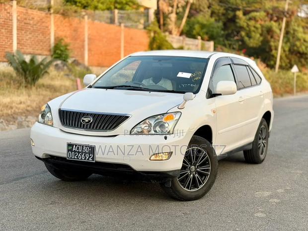 Toyota Harrier 2004 White