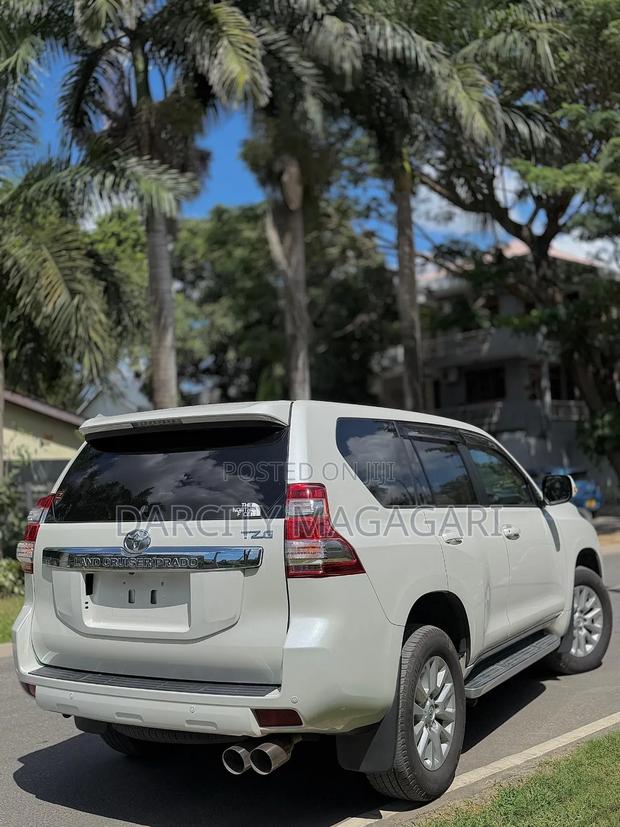 Toyota Land Cruiser Prado 2016 White