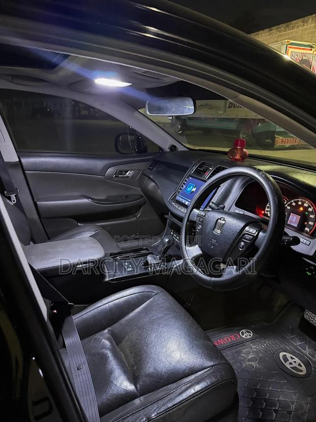 Toyota Crown 2009 Black