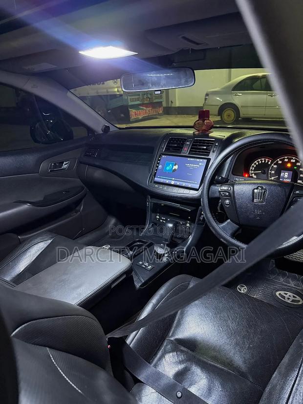 Toyota Crown 2009 Black