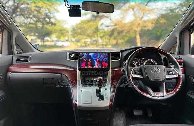 Toyota Alphard 2010 White