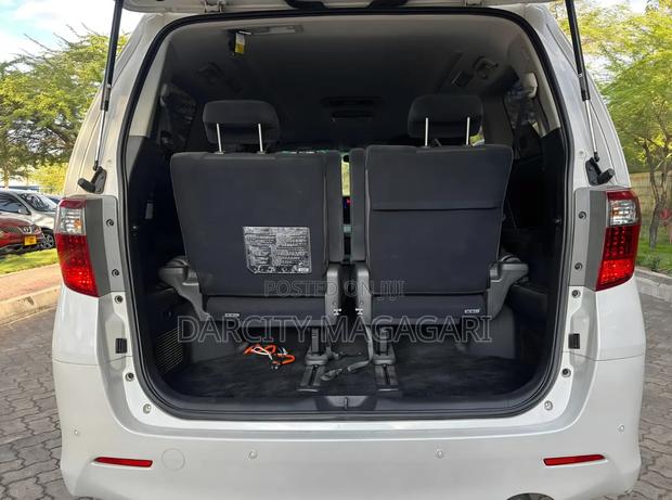 Toyota Alphard 2010 White