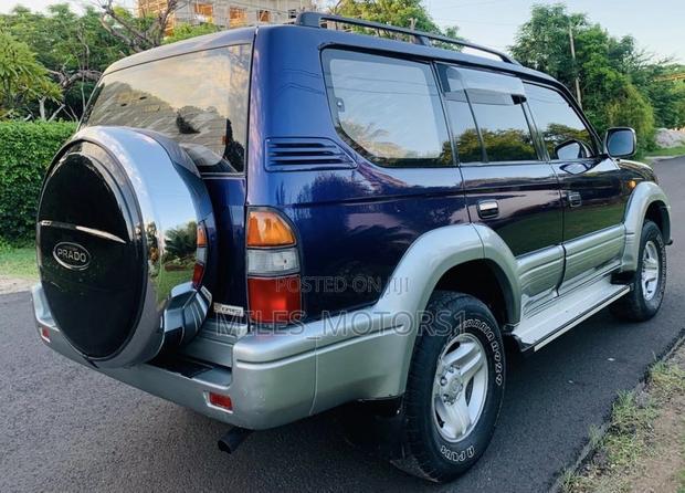 Toyota Land Cruiser Prado 2004 Blue