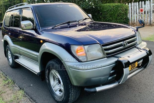 Toyota Land Cruiser Prado 2004 Blue
