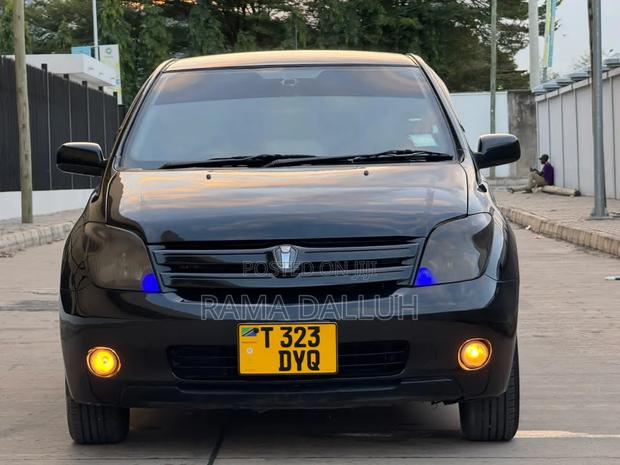 Toyota IST 2003 Blue