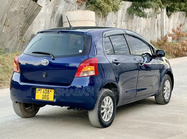 Toyota Vitz 1.0 FWD 5dr 2005 Blue