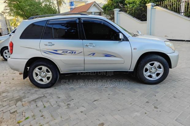 Toyota RAV4 Automatic 2004 Silver